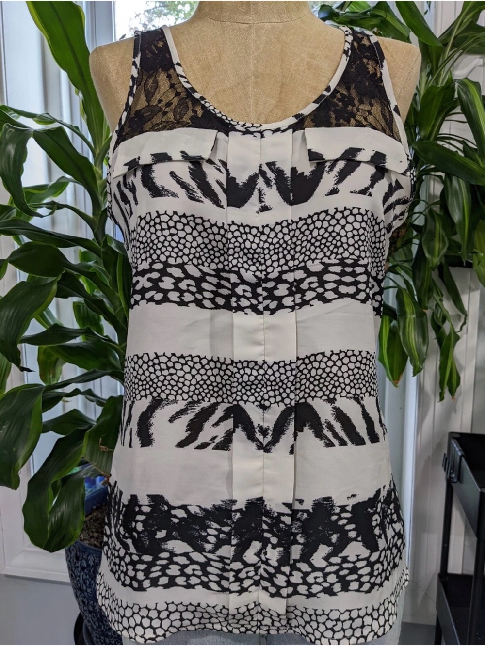 Express Black and White Printed Lace-Trim Sleeveless Tank